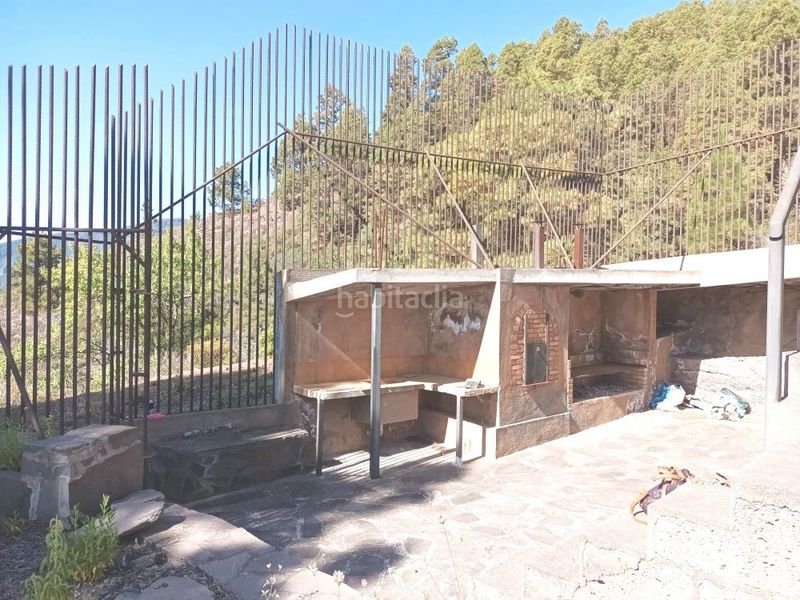 Foto bc25bf00-3d00-4781-b7cf-7f4921013c32. Xalet amb aparcament a Arafo