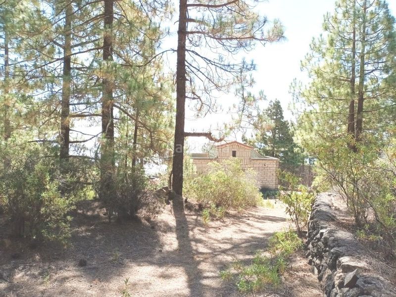 Foto cdba2abf-fbd3-465f-a112-db5fe9a0197e. Xalet amb aparcament a Arafo