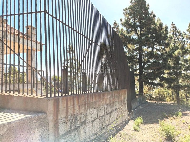 Foto f9b4d87a-00ef-4c62-be75-d69b635d9827. Xalet amb aparcament a Arafo