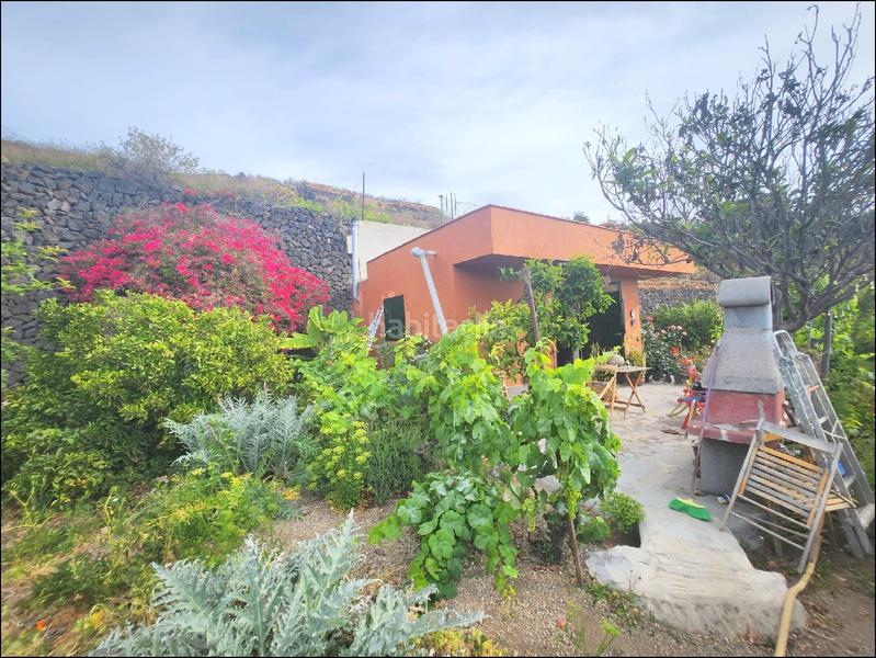 Foto b0b605b3-296a-4536-a3bf-3b3e869c2c55. Masia amb xemeneia a Centro Güímar