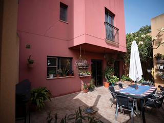 Casa  Calle pablo iglesias. Se vende casa en centro de güímar