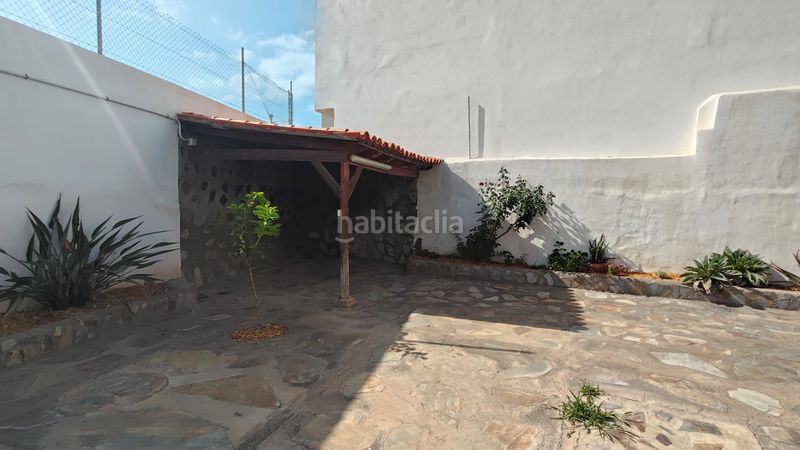 Foto 1973c327-6b48-4474-841b-bbbb9e802a97. Casa adossada amb aparcament a Centro Güímar