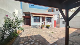 Semi detached house  Calle de arafo. Se vende casa terrera con jardín en centro de güímar