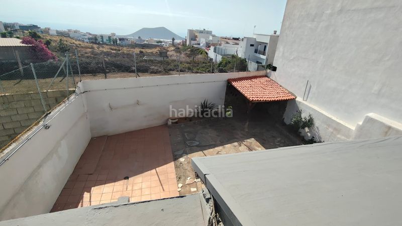 Foto e67db61f-b460-43ff-8c8c-1ee7147eac69. Casa adossada amb aparcament a Centro Güímar