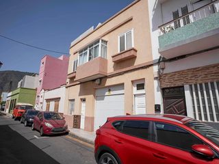 Appartement  Calle doctor agustín díaz nû?ez. Se vende céntrico piso en güímar