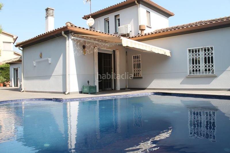 Foto 3c9d712f-1fd3-4cd4-b59b-da0786989443. Casa amb calefacció aparcament piscina a Martorell