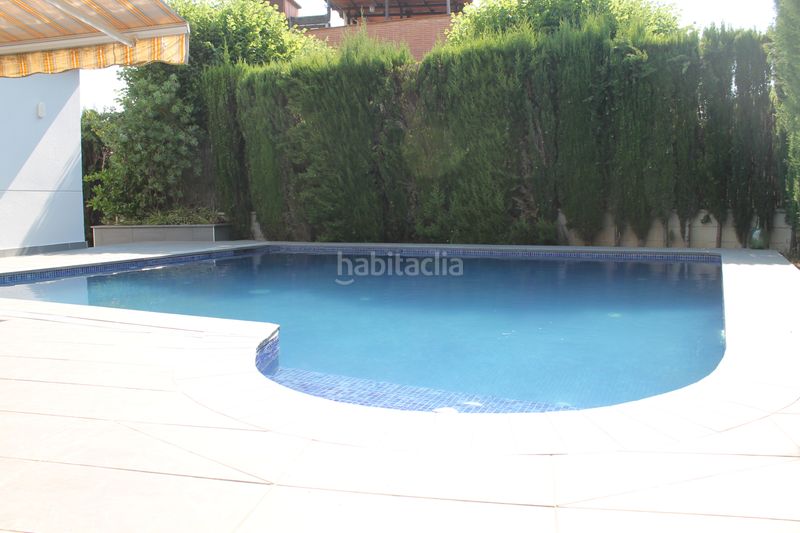 Foto a564eddd-8ef4-4dbe-928d-c2c719d4978d. Casa amb calefacció aparcament piscina a Martorell