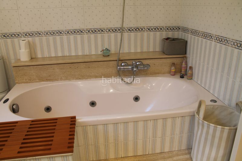 Foto dea008bd-3b85-4c4d-90e1-8048163f2306. Casa amb calefacció aparcament piscina a Martorell