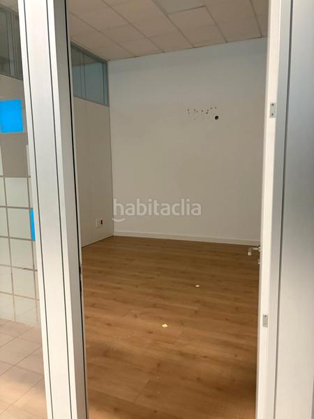 Foto 49d1f4d1-a771-4c41-93ab-dcd053c90512. Alquiler local comercial en avenida de madrid 197 oficinas avda. madrid en Vigo