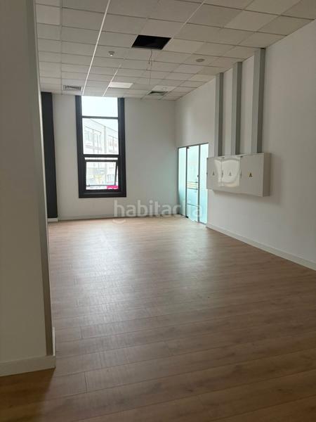 Foto 29fb5937-6b0f-4a50-8653-f47fcd6c5250. Rent business premise in avenida de madrid 197 in Vigo