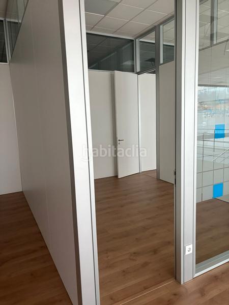 Foto e37085cd-9741-4709-800c-d2f5818cf9e6. Rent business premise in avenida de madrid 197 in Vigo