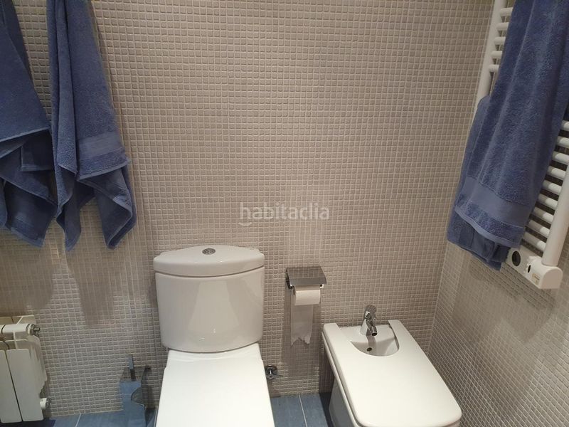 Foto 0d5fb3a2-e4cb-4e32-9b0f-4e8ba693e27b. Casa adossada amb calefacció aparcament piscina a Vigo