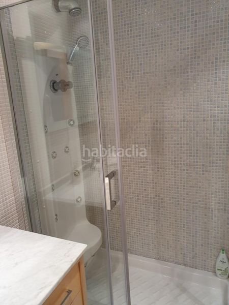 Foto 4bc9efe7-5faa-4264-9950-a8a102c5f398. Casa adossada amb calefacció aparcament piscina a Vigo