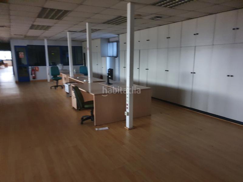 Foto 45cf1fbb-518c-4d1a-9d27-f18e0b03215e. Location bureau dans avenida de madrid 215 dans Lavadores Vigo