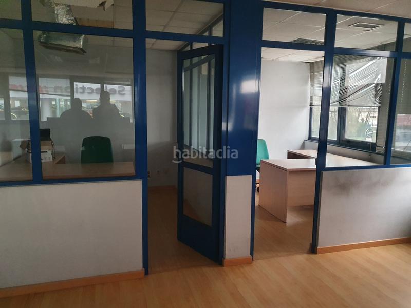Foto abc53b94-9401-4018-bb7f-0a2fb5b3d94f. Miete büro in avenida de madrid 215 in Lavadores Vigo