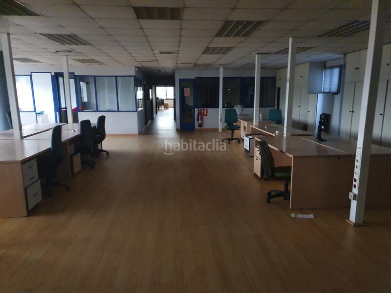 Foto bdd2dbe3-e981-4866-b2cc-efe236c86165. Miete büro in avenida de madrid 215 in Lavadores Vigo