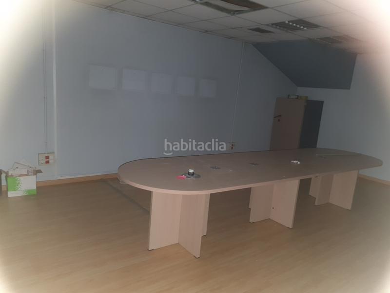 Foto db41351c-aeba-4fb0-922e-adbb8788203f. Miete büro in avenida de madrid 215 in Lavadores Vigo