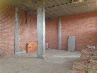 Lloguer Local Comercial a Rúa río negro 55. Bajo lóbrego para montar tu propio negocio