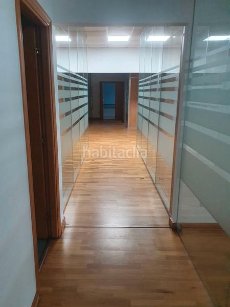 Foto 2d2f4042-fcec-4c6e-a296-1c7adea1e729. Miete büro in avenida de madrid 197 in Lavadores Vigo