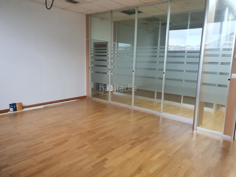 Foto 6905763e-eaf9-49ef-a779-091c2b9ba3bf. Miete büro in avenida de madrid 197 in Lavadores Vigo