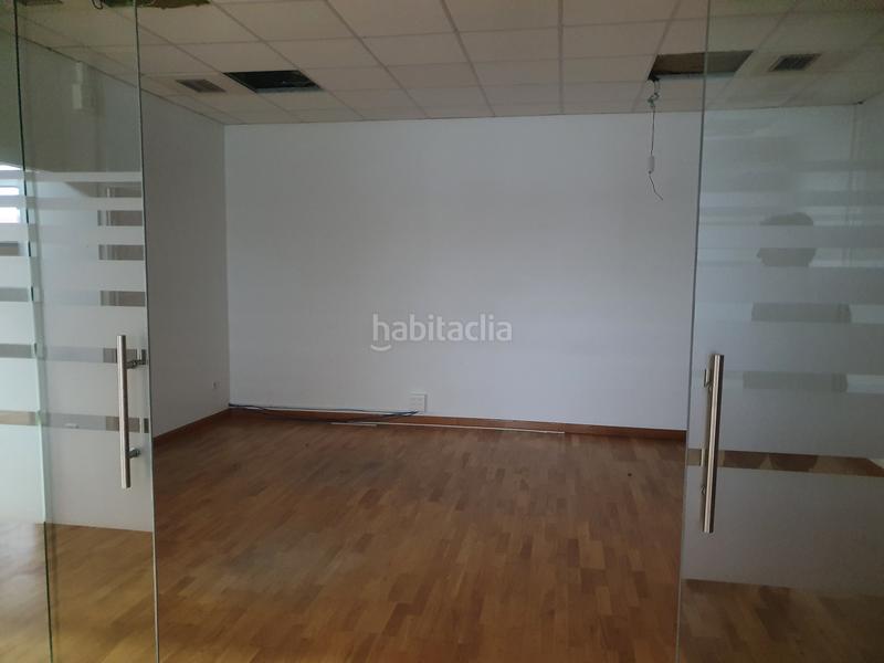 Foto c01b57e9-5925-43ed-892a-a8b4adc038b0. Miete büro in avenida de madrid 197 in Lavadores Vigo