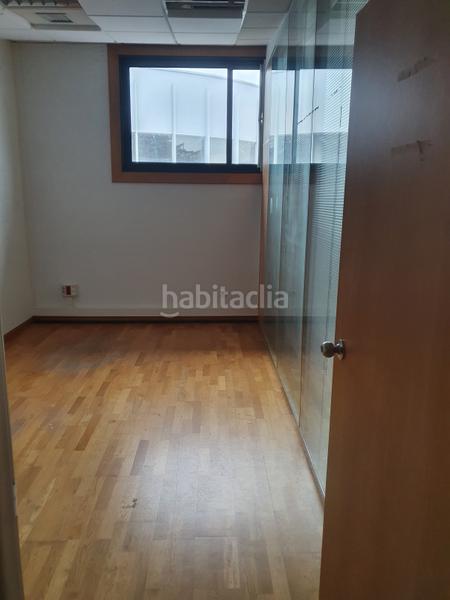 Foto d5e89249-f194-46c1-b733-644ffd22f0d2. Miete büro in avenida de madrid 197 in Lavadores Vigo