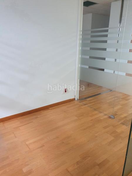 Foto 790ef10f-96d7-423c-817e-5cb548307b5d. Lloguer oficina a avenida de madrid 197 a Lavadores Vigo