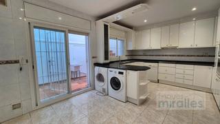 Maison jumelée  Carrer àngel guimerà 13. Casa amb garatge i terrassa a vilassar de dalt