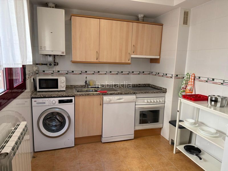 Foto f5dcbaaf-8a13-41d6-9b0d-71fea67bed6e. Lloguer pis amb calefacció aparcament a Muela (La)