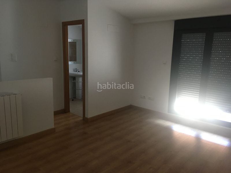 Foto bf9c0df9-3ef8-4ea9-8da1-bf8af7a23c13. Casa adosada en Muela (La)