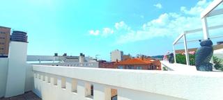 Pis  Calle de sant antoni. tico a segunda lnea de mar y con una gran terraza de 21 m2