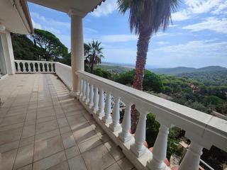 Xalet  Calle rossinyol. Chalet con enorme potencial, vistas al mar o solo 5 minutos del