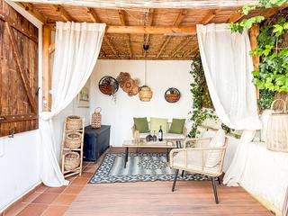 Chalet  Avenida valència. Moderna casa familiar con piscina en la urbanización mas pere.