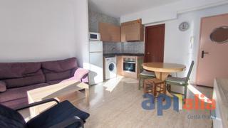 Apartament  Avenida de catalunya. Apartamento a 100m del mar, con balcón y ascensor