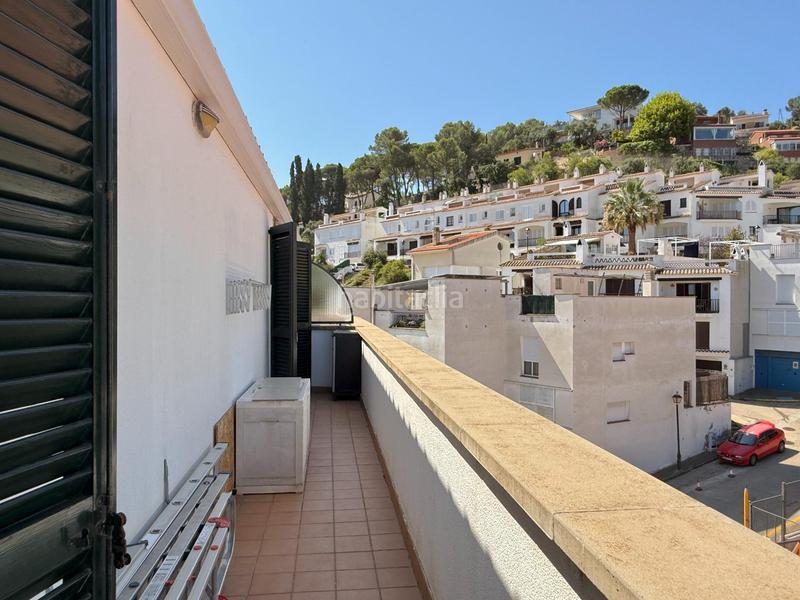 Foto 142bd337-85cf-4d7c-b0a0-5d9395640220. Ático elegante ático dúplex con terraza panorámica en el corazón en Tossa de Mar