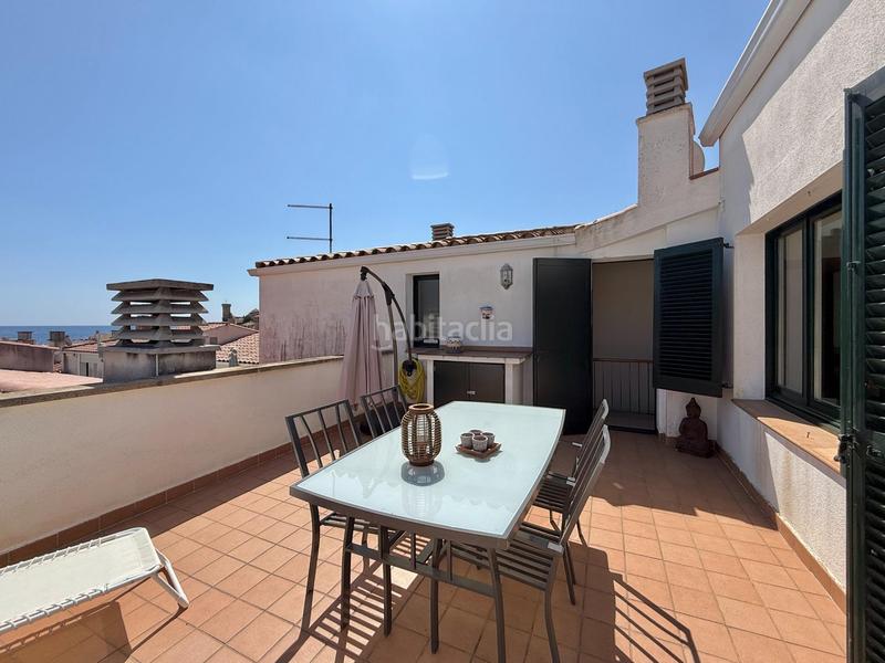 Foto 2150a4bd-d75b-4f15-9745-0fb43e66508e. Ático elegante ático dúplex con terraza panorámica en el corazón en Tossa de Mar
