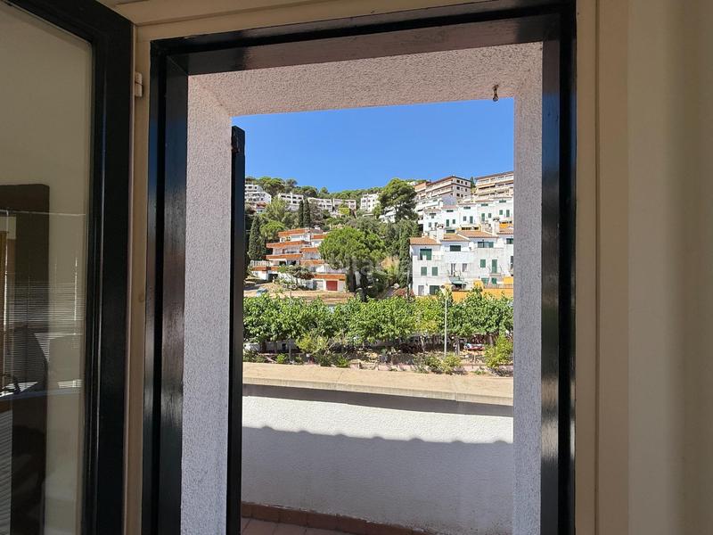 Foto bcf90d8f-8ea4-40a7-9bf1-0e71ab3b13d0. Ático elegante ático dúplex con terraza panorámica en el corazón en Tossa de Mar