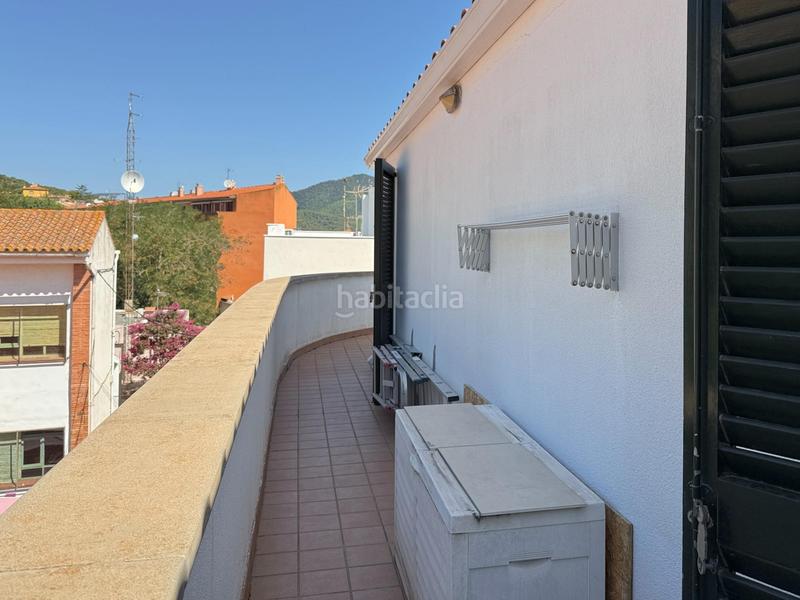 Foto e08fd2e4-c5d6-4420-b2f7-e5fd6c9e894a. Ático elegante ático dúplex con terraza panorámica en el corazón en Tossa de Mar