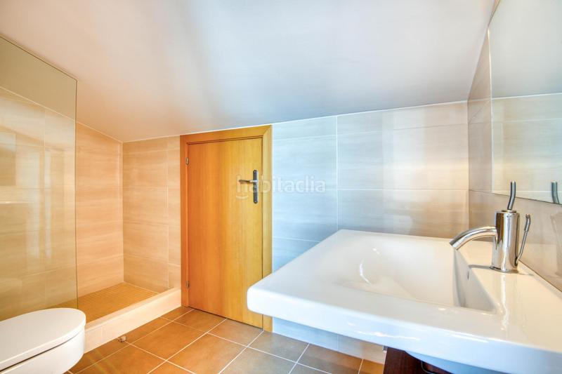 Foto ac811b3f-7d2b-4d92-9908-6cc27ad65e67. Ático luminoso ático dúplex con gran terraza solárium, piscina y vistas despejadas. en Sant Feliu de Guíxols