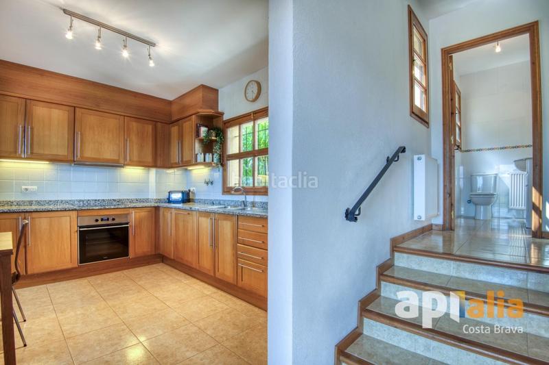 Foto 59e3db91-eb46-4ede-9a38-38e3da80468f. Chalet  con vistas panorámicas, terrazas soleadas, garaje y excelente ubicación en la costa brava. en Calonge