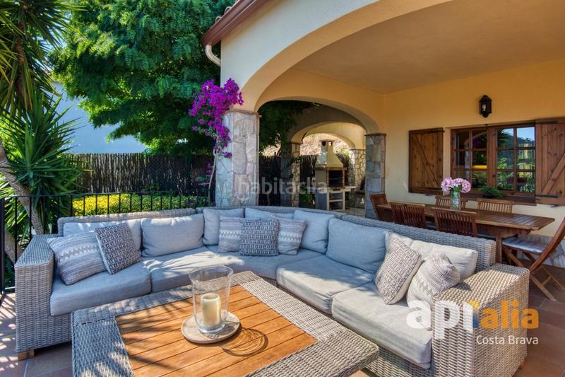 Foto 71245ff3-b165-4dd1-b2fb-8b7e80067633. Chalet  con vistas panorámicas, terrazas soleadas, garaje y excelente ubicación en la costa brava. en Calonge