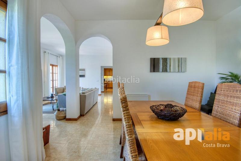 Foto 71e43e4b-1150-4af1-a949-8b90b3236c69. Chalet  con vistas panorámicas, terrazas soleadas, garaje y excelente ubicación en la costa brava. en Calonge