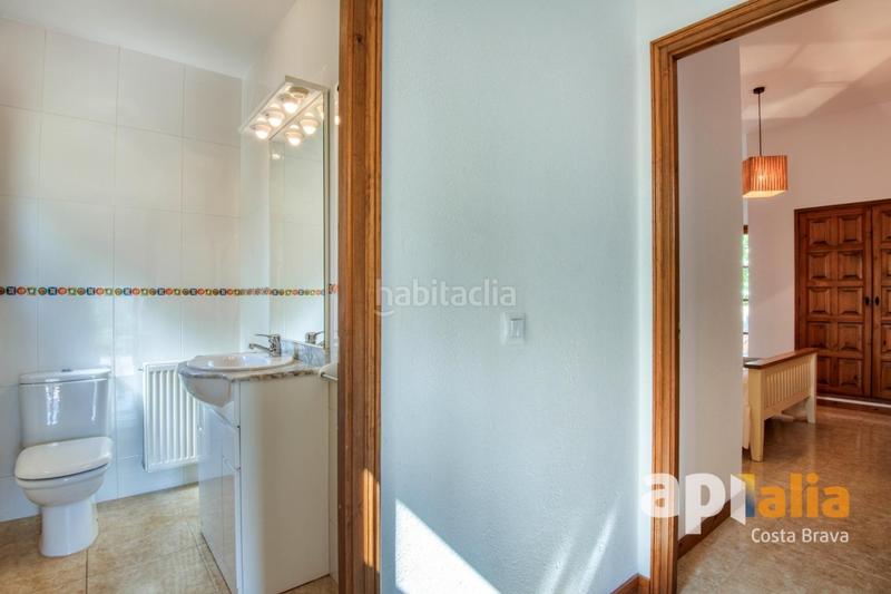 Foto 84577071-62d0-42e0-bd76-523822bc7576. Chalet  con vistas panorámicas, terrazas soleadas, garaje y excelente ubicación en la costa brava. en Calonge