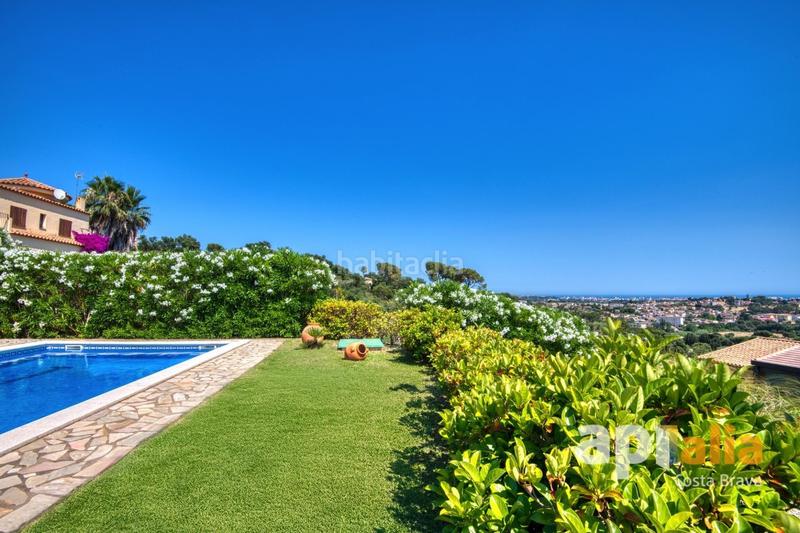 Foto ab824ca9-59c0-4942-9f2d-98d5be202514. Chalet  con vistas panorámicas, terrazas soleadas, garaje y excelente ubicación en la costa brava. en Calonge