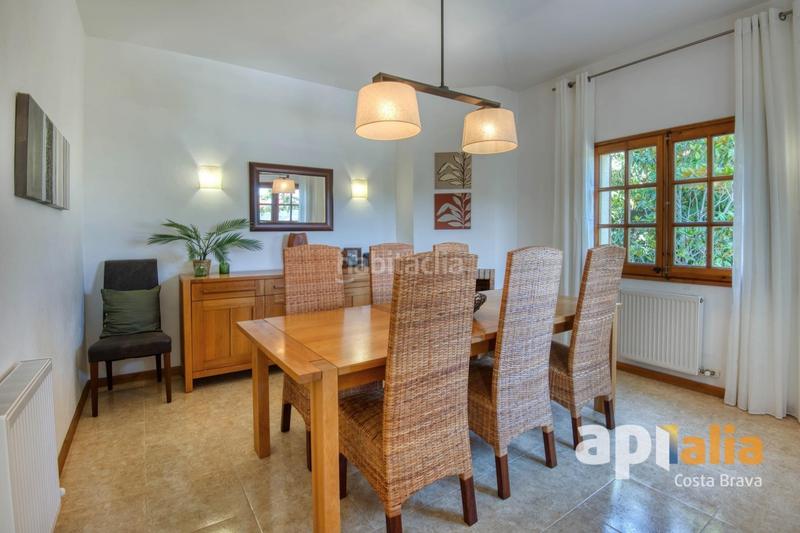 Foto f44dedd2-8e8c-412b-9da0-51f8fac7226d. Chalet  con vistas panorámicas, terrazas soleadas, garaje y excelente ubicación en la costa brava. en Calonge