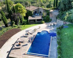 Masia  Carretera gi-554. Masía can mademón en esponellà, con amplios jardines, piscina cl