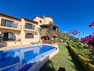 Chalet in Cabanyes-Mas Ambrós-Mas Pallí. Villa con licencia turística, vistas al mar y 4 habitaciones