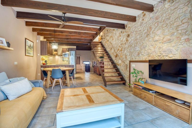 Foto 164e8143-22f5-42fc-ad22-52d1659080ca. Casa adossada a Eixample Sant Feliu de Guíxols