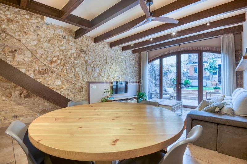 Foto 21771570-7910-40b1-b9f3-f3de3b07fe99. Casa adossada a Eixample Sant Feliu de Guíxols