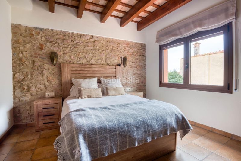 Foto 2a845ff3-ed9a-4a06-9ab3-04a41e9422a4. Casa adossada a Eixample Sant Feliu de Guíxols